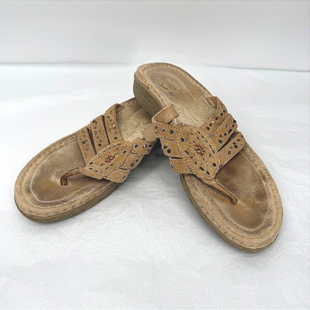Earth Spirit Sandals Thong Slip OnTan Suede Laser Cut Floral Boho Comfort Size 7